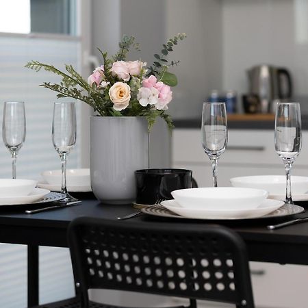 Podgorze Lipska Pet-Friendly Apartment With Balcony And Parking By Renters Prestige Krakow Bagian luar foto