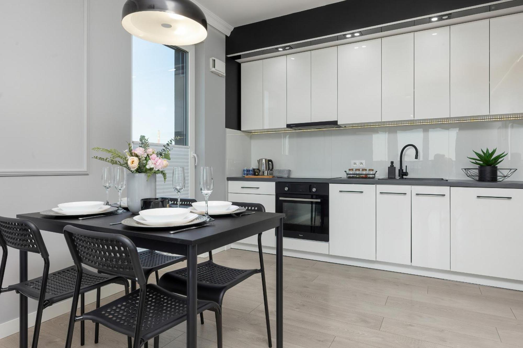 Podgorze Lipska Pet-Friendly Apartment With Balcony And Parking By Renters Prestige Krakow Bagian luar foto