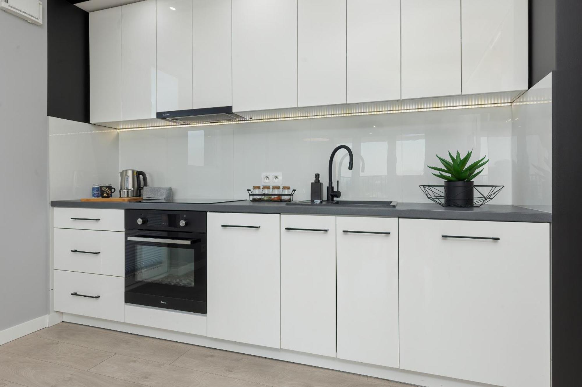 Podgorze Lipska Pet-Friendly Apartment With Balcony And Parking By Renters Prestige Krakow Bagian luar foto