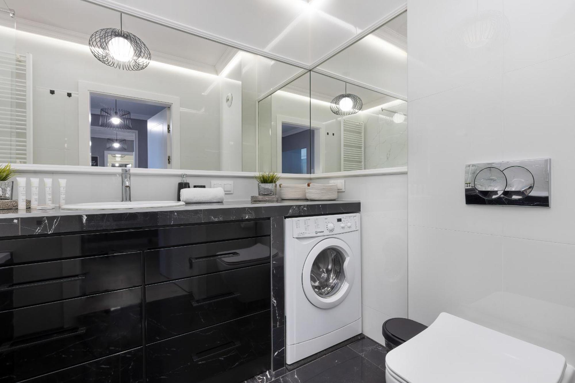 Podgorze Lipska Pet-Friendly Apartment With Balcony And Parking By Renters Prestige Krakow Bagian luar foto